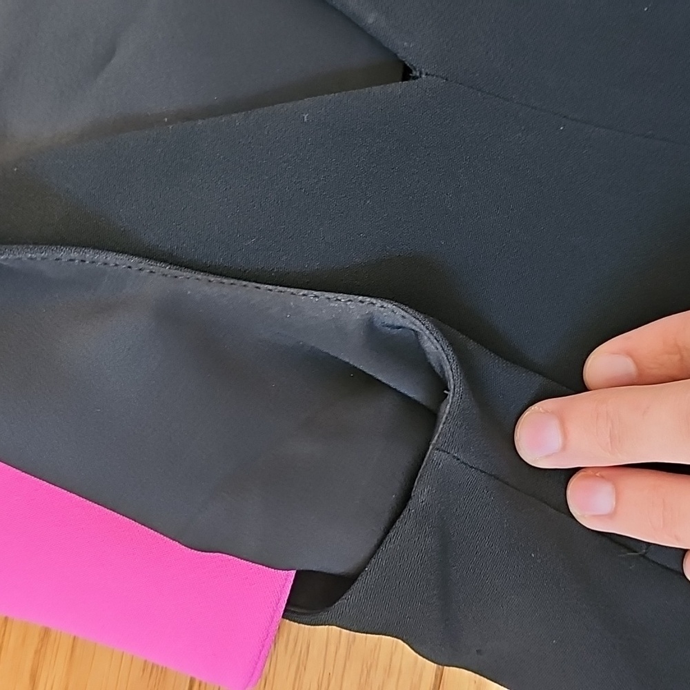 Balenciaga Black Tank With Pink Band At The Back - Picture 6 of 14
